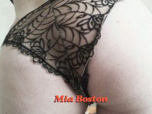 Mia_Boston