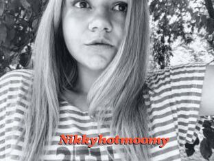 Nikkyhotmoomy